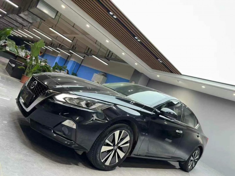 成都22年日产天籁2