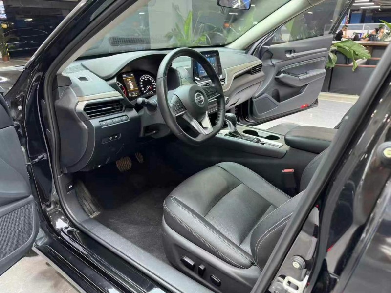 成都22年日产天籁3