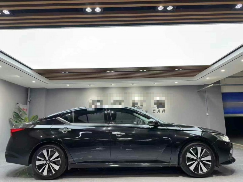 成都22年日产天籁6