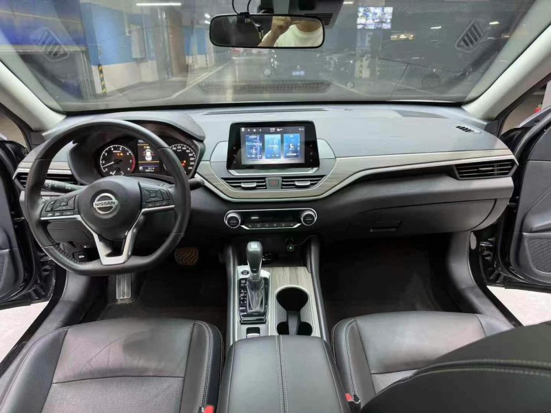 成都22年日产天籁8