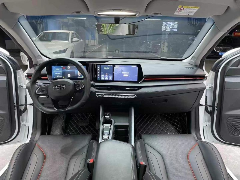 成都23年吉利缤瑞4