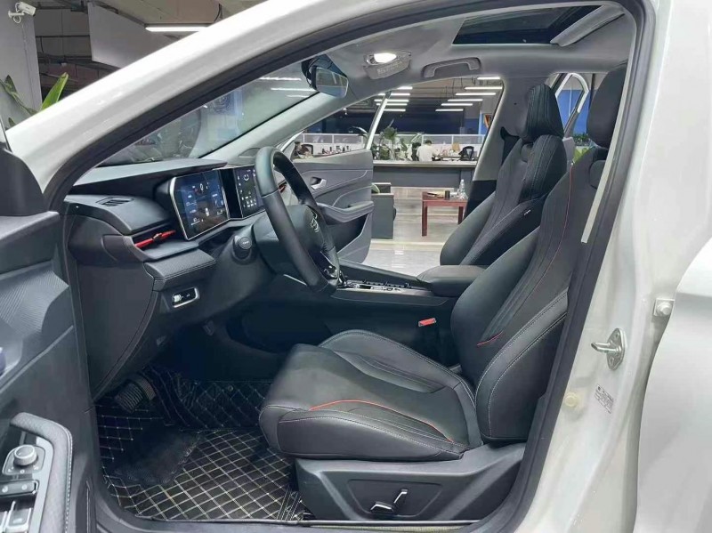 成都23年吉利缤瑞5