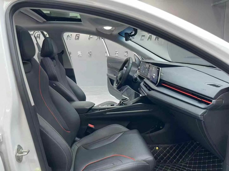 成都23年吉利缤瑞9