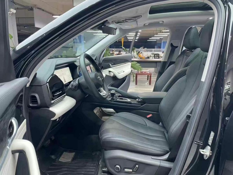 成都23年吉利星越3