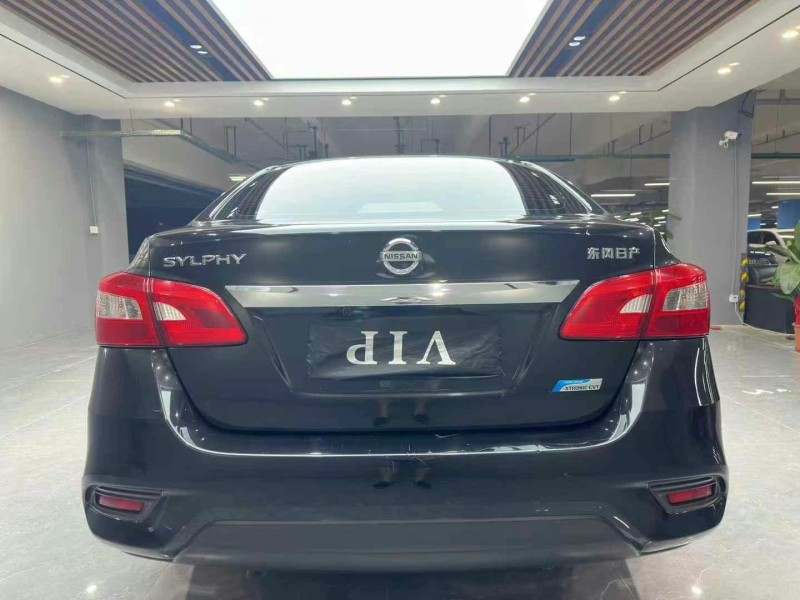 成都18年日产轩逸5