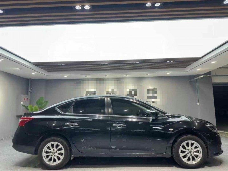 成都18年日产轩逸6