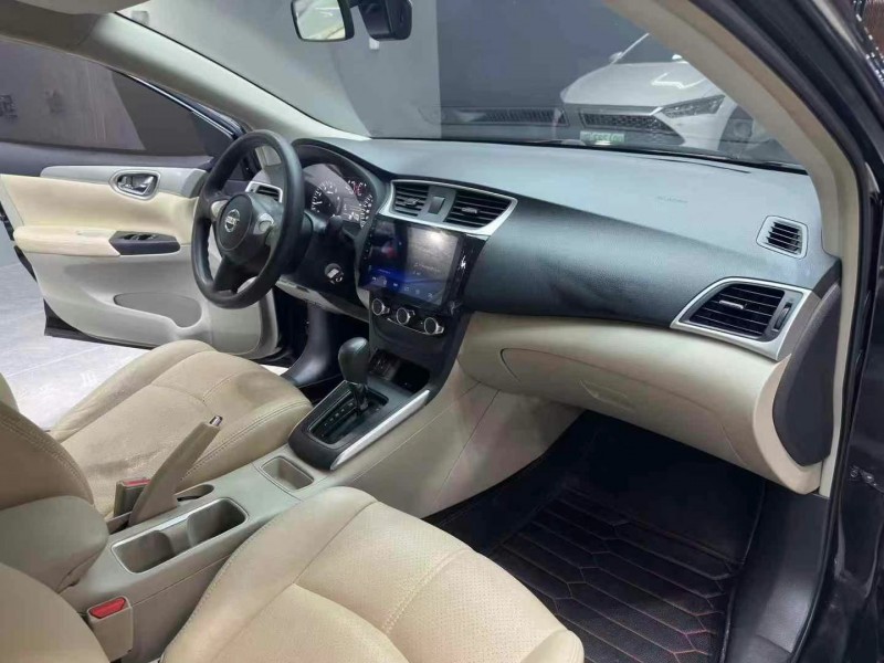 成都18年日产轩逸7