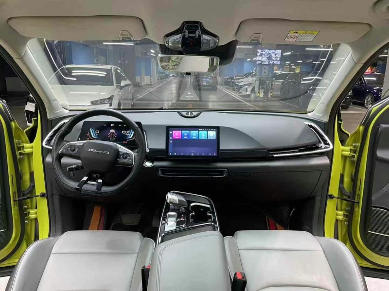 成都23年北汽制造魔方4