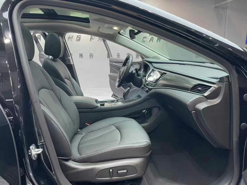 成都22年别克君越9