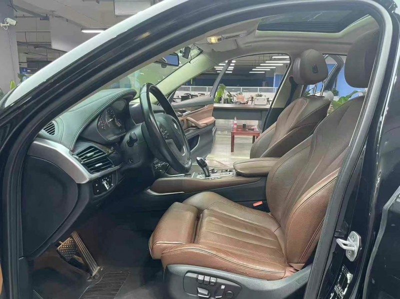 成都16年宝马X63