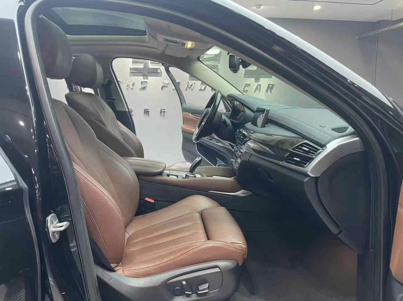 成都16年宝马X67