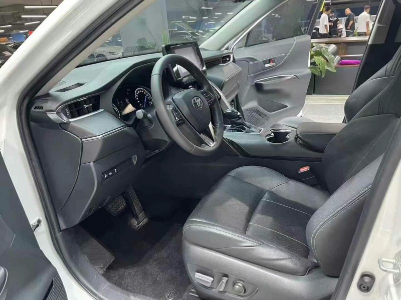 成都22年丰田凌放3