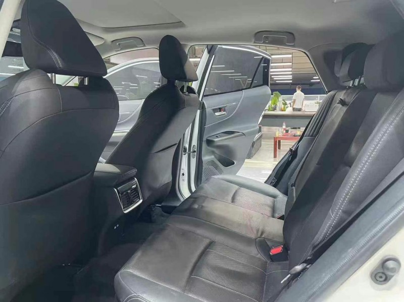 成都22年丰田凌放4