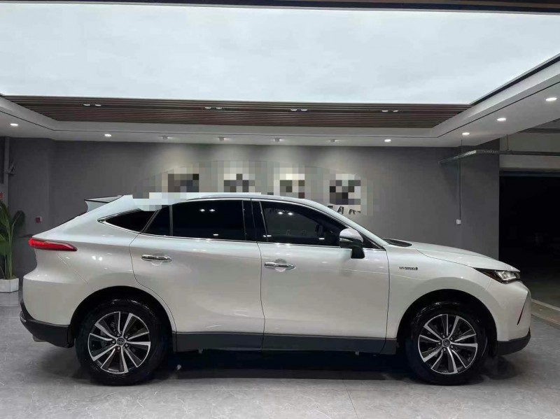 成都22年丰田凌放6