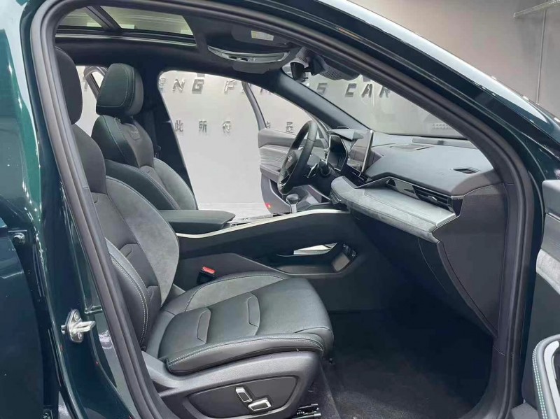 成都24年吉利星瑞9