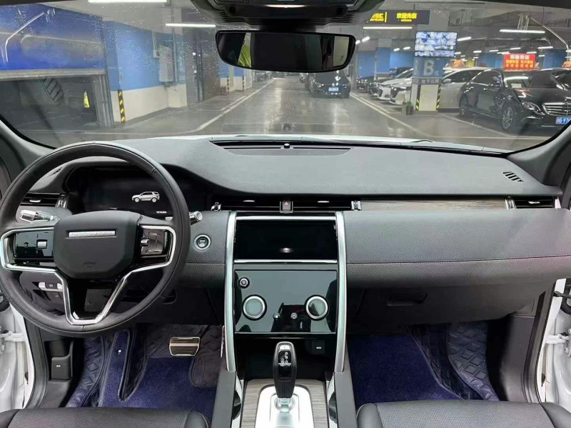 成都22年路虎揽胜运动9