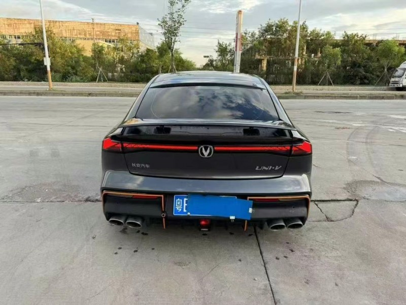 湛江22年長安汽車UNI-V6