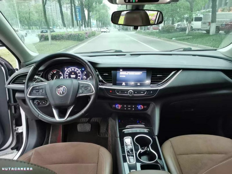 济宁20年别克君威6