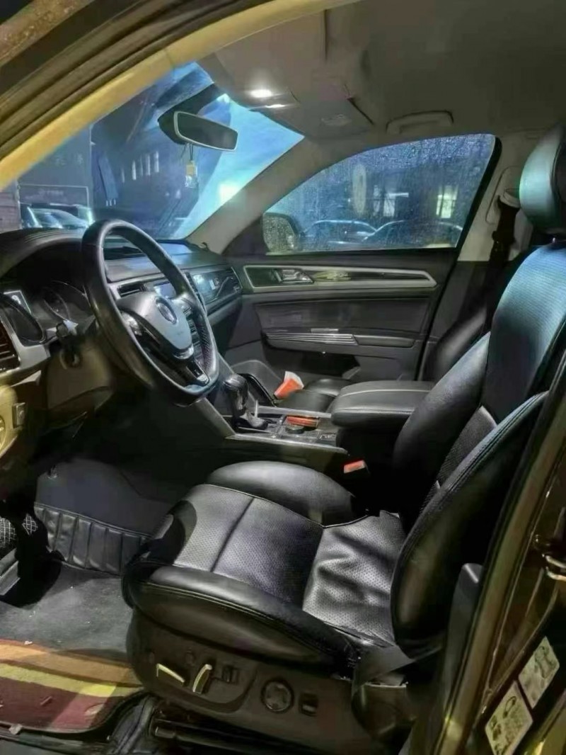 保定17年大众途昂5