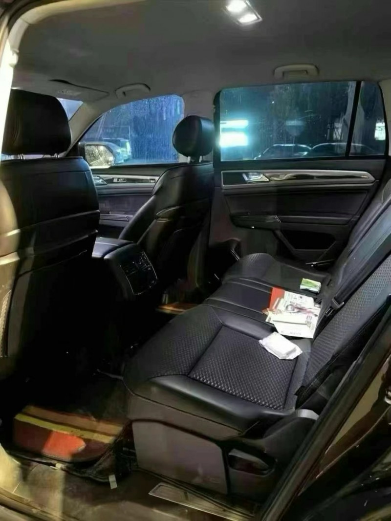 保定17年大众途昂6