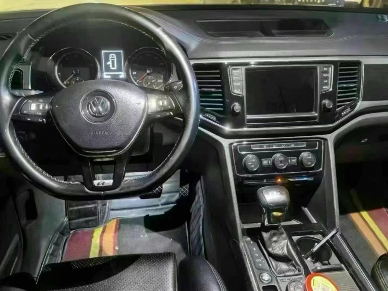 保定17年大众途昂8