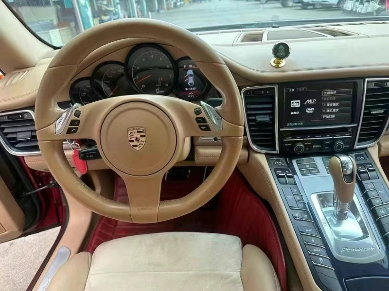 广州10年保时捷帕拉梅拉4