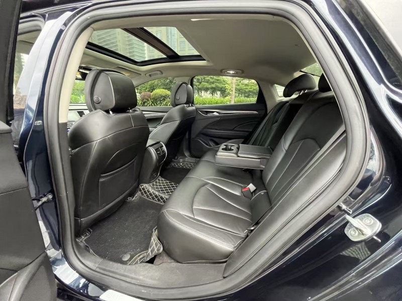 东莞20年别克君越7