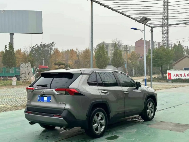 济宁21年丰田RAV4荣放2