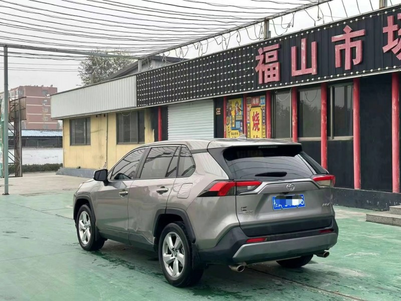 济宁21年丰田RAV4荣放5