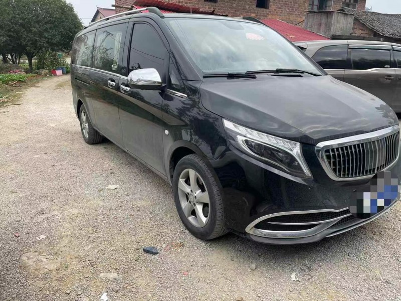 益阳18年奔驰威霆2