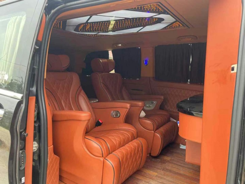 益阳18年奔驰威霆3