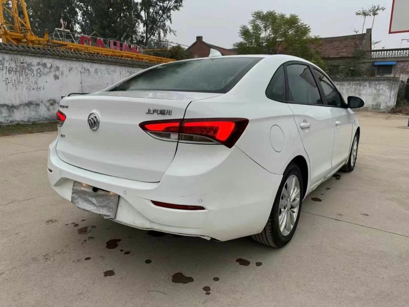 济宁19年别克英朗5