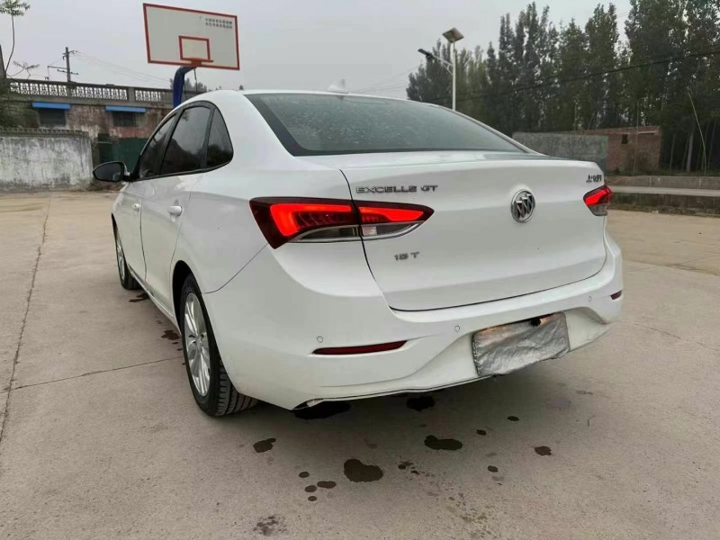 济宁19年别克英朗6