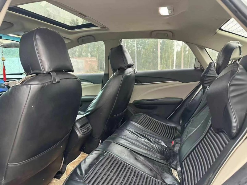 济宁19年别克英朗7