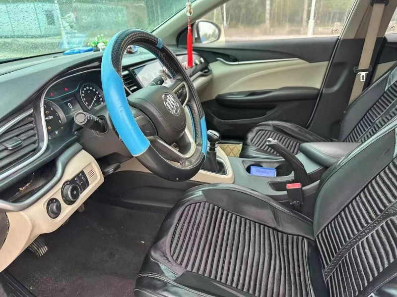 济宁19年别克英朗9