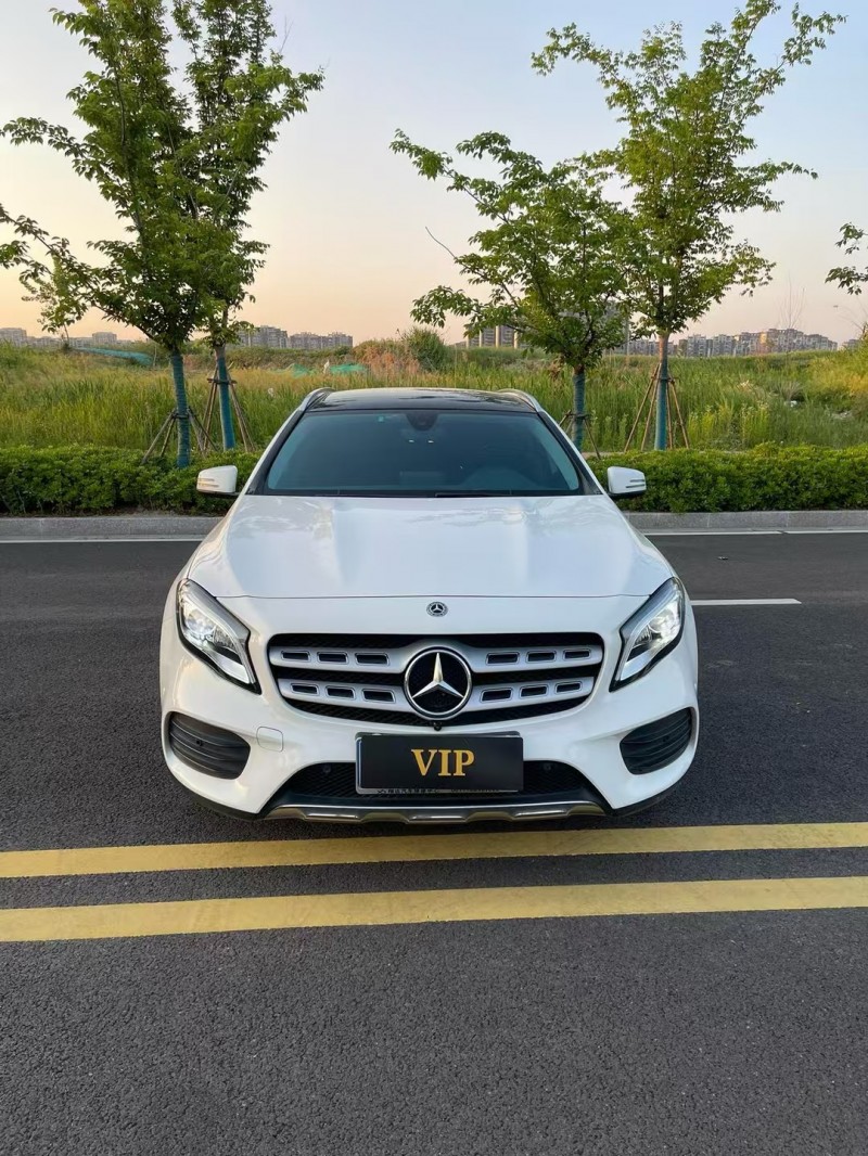 徐州19年奔驰GLA1