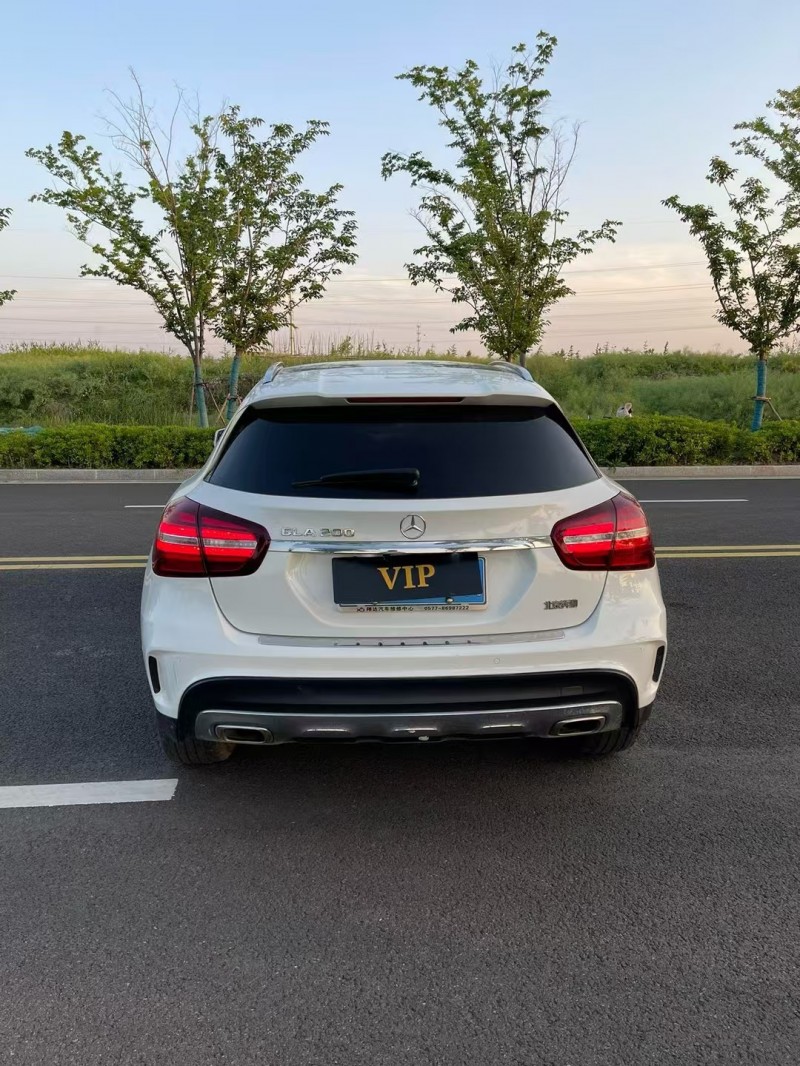 徐州19年奔驰GLA9