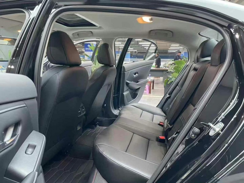 成都24年日产轩逸5