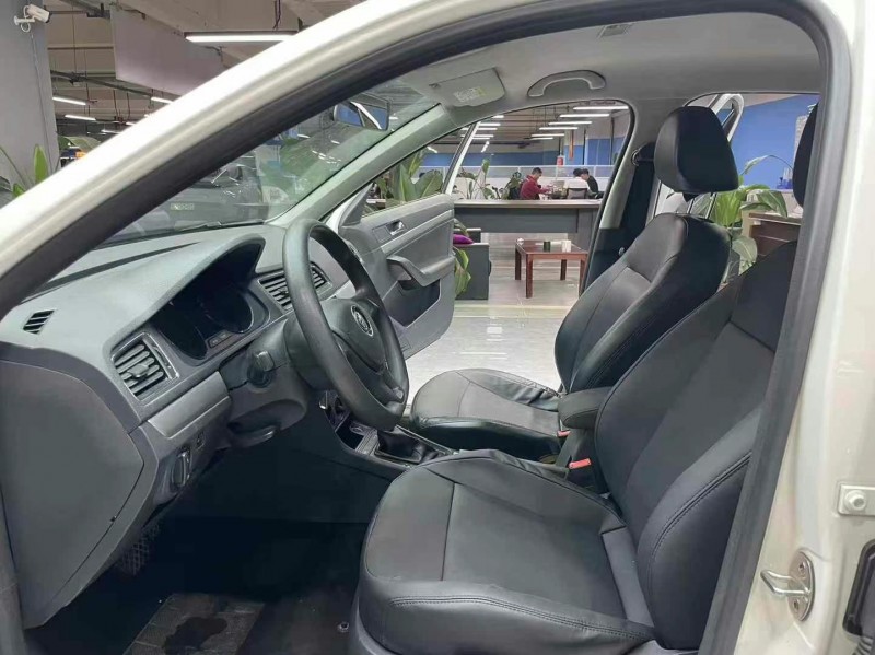 成都18年大众朗逸4