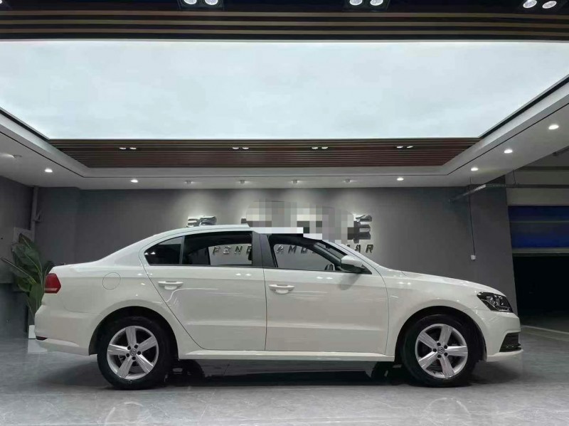 成都18年大众朗逸7