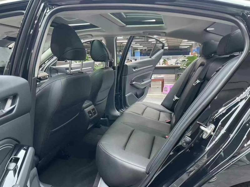 成都23年日产天籁4