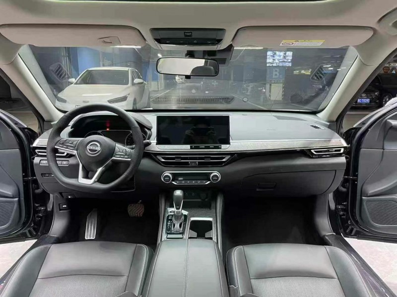 成都23年日产天籁5