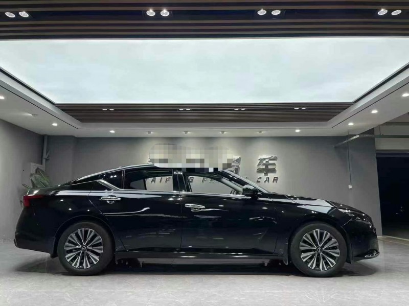 成都23年日产天籁7