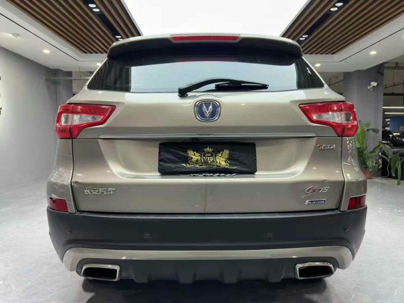 成都17年长安汽车CS756