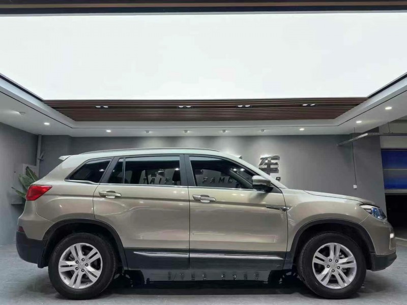 成都17年长安汽车CS757