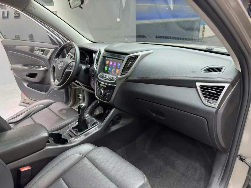 成都17年长安汽车CS758