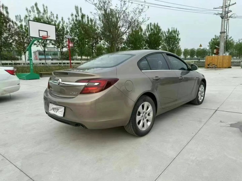 徐州17年别克君威8