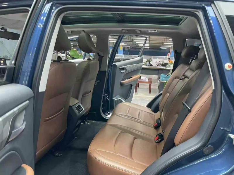 成都21年吉利远景5