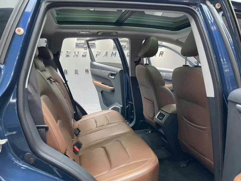 成都21年吉利远景7