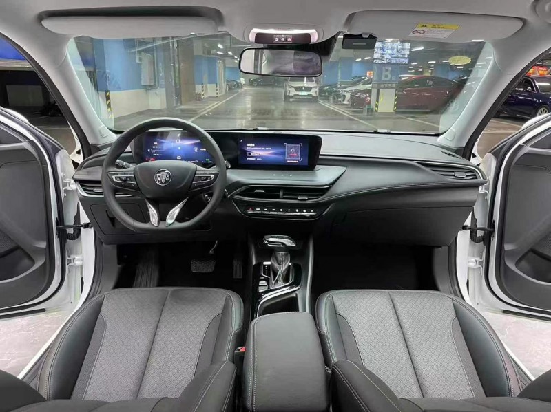 成都24年别克威朗4